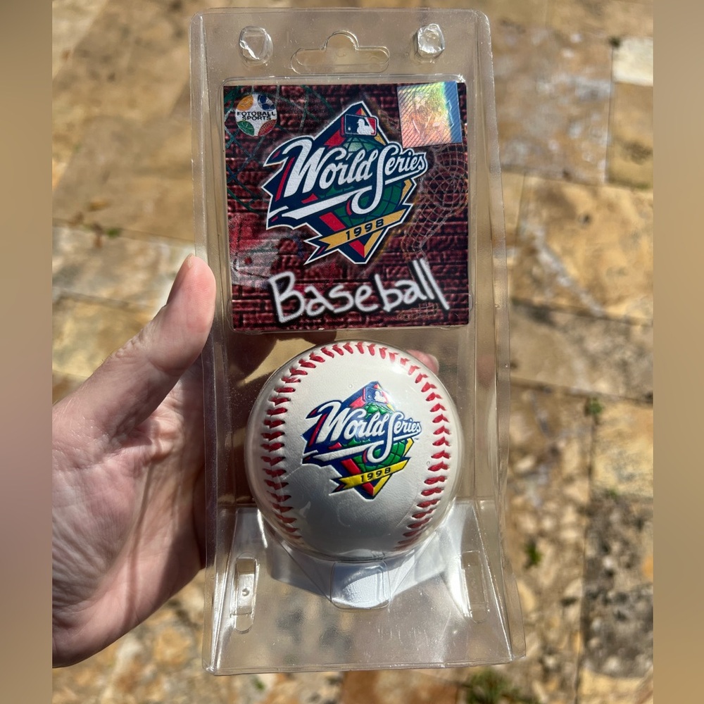 1998 World Series Baseball Collectible